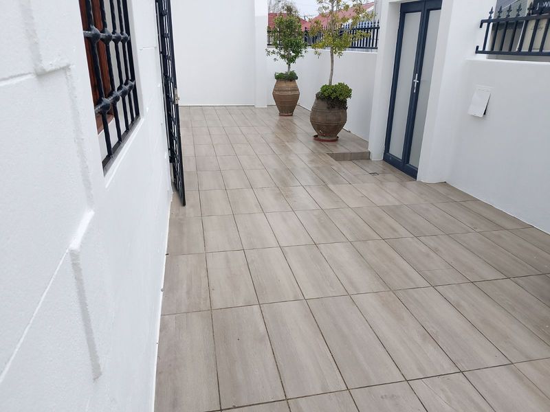House For Sale in Strand North - Photo 2