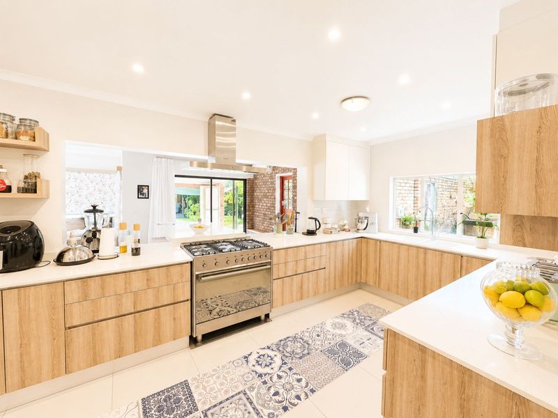 House To Rent in Bryanston - Photo 10