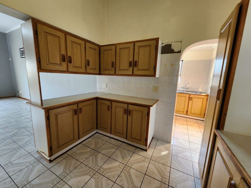House For Sale in Rhodesdene - Photo 4