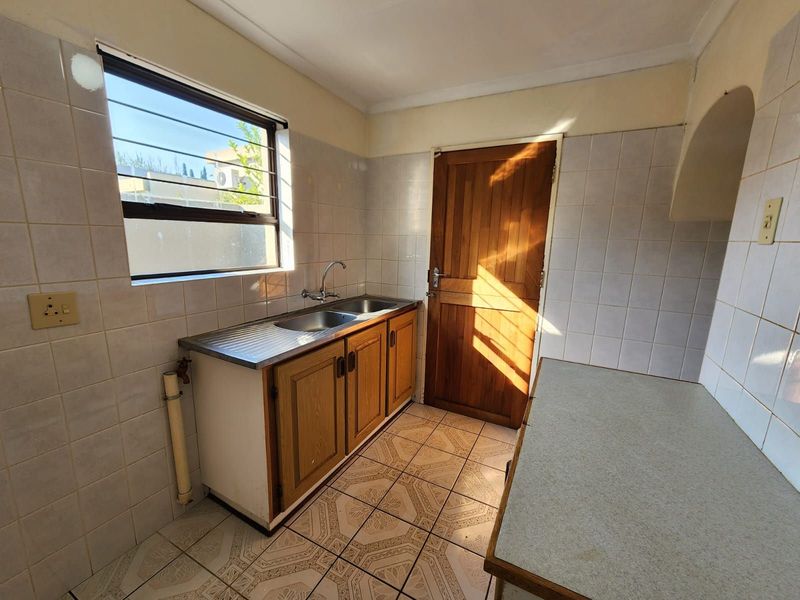 House For Sale in Rhodesdene - Photo 9