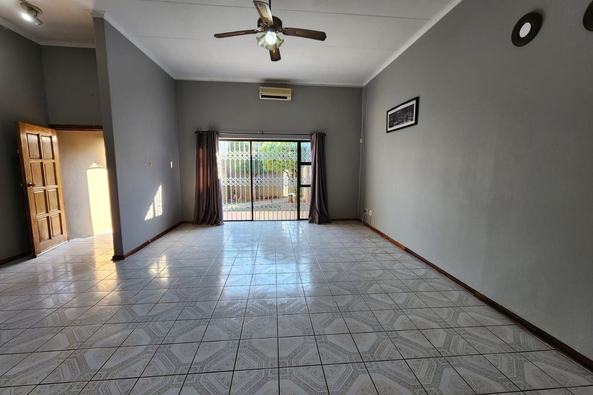 House For Sale in Rhodesdene - Photo 2