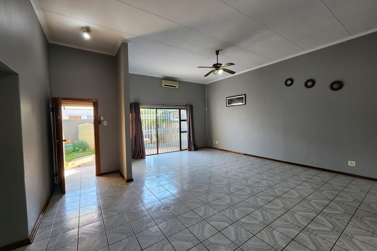 House For Sale in Rhodesdene - Photo 3