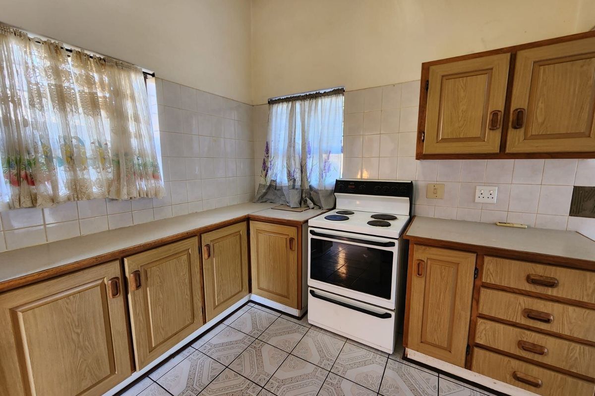 House For Sale in Rhodesdene - Photo 5