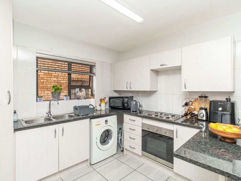 Apartment For Sale in Honeydew - Photo 8
