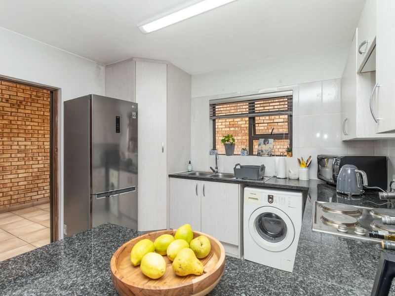 Apartment For Sale in Honeydew - Photo 6