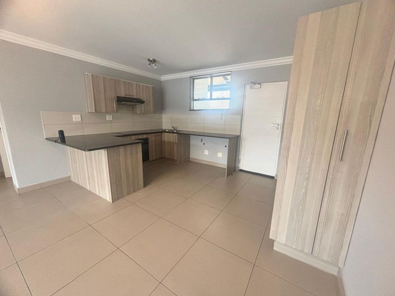 Apartment For Sale in Broadacres - Photo 9