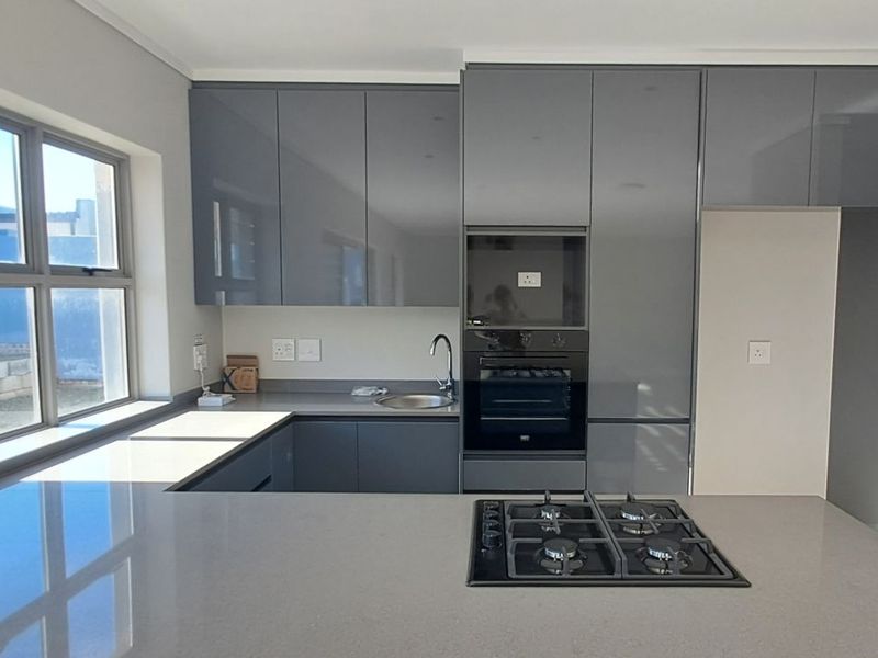 House For Sale in Blue Mountain Village - Photo 5