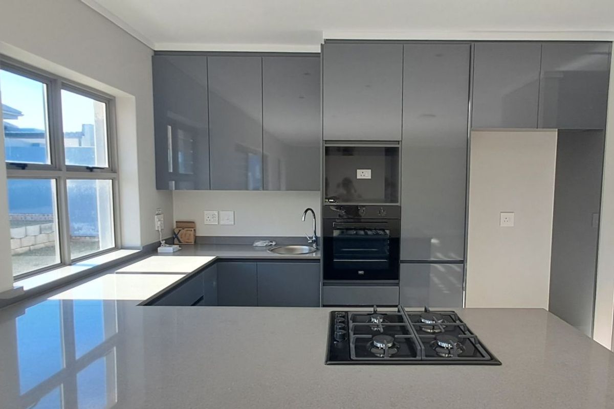 House For Sale in Blue Mountain Village - Photo 5