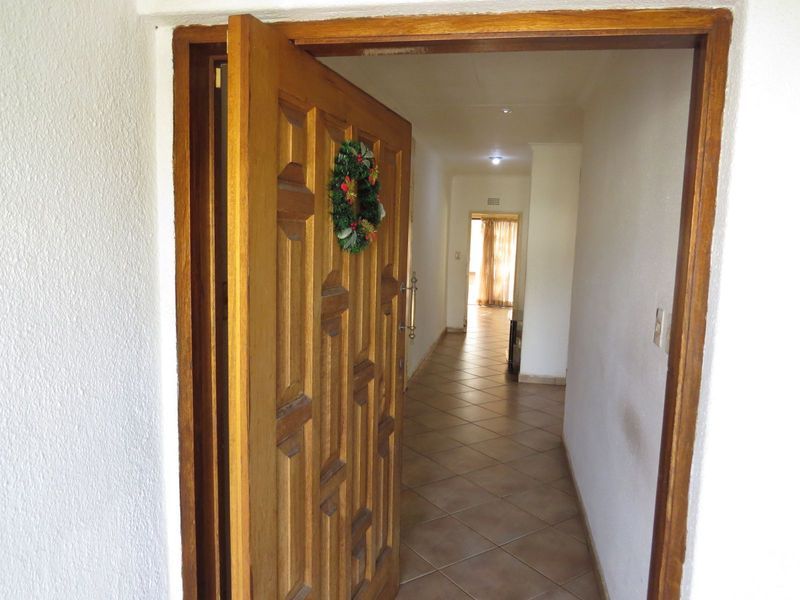 House For Sale in Kensington - Photo 5