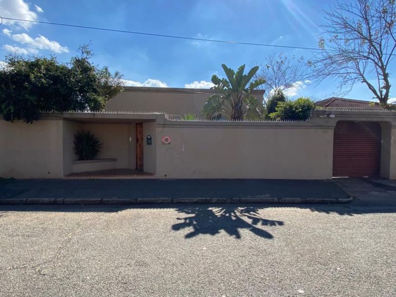 House For Sale in Kensington - Photo 8