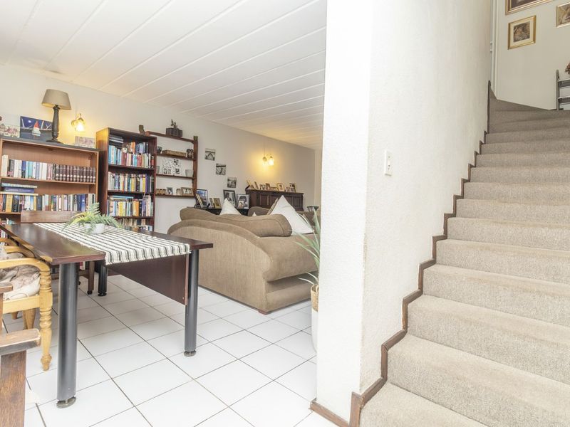 Townhouse For Sale in Weltevreden Park - Photo 9