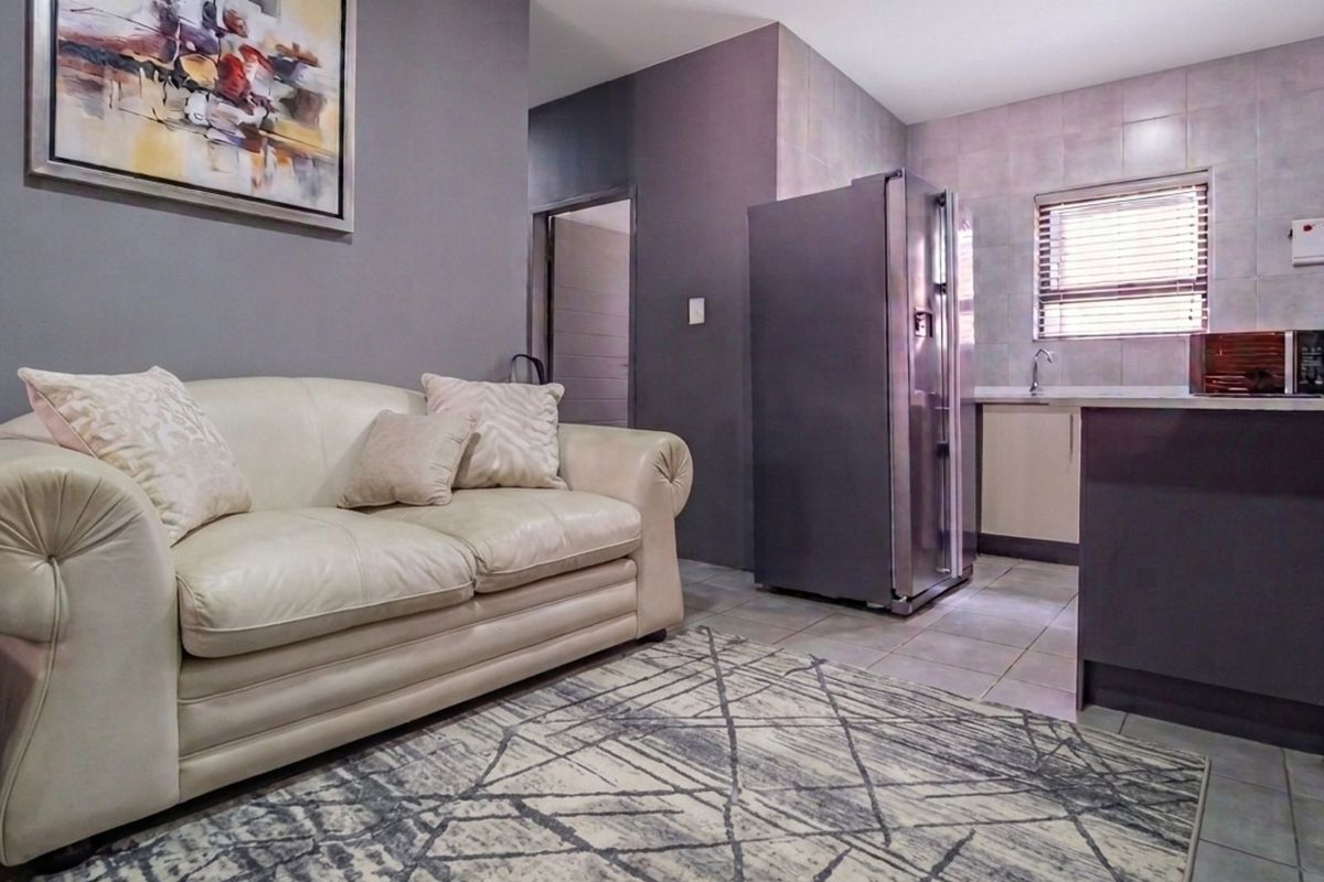 Apartment For Sale in Witpoortjie - Photo 2