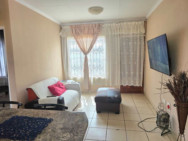 House For Sale in The Orchards - Photo 3
