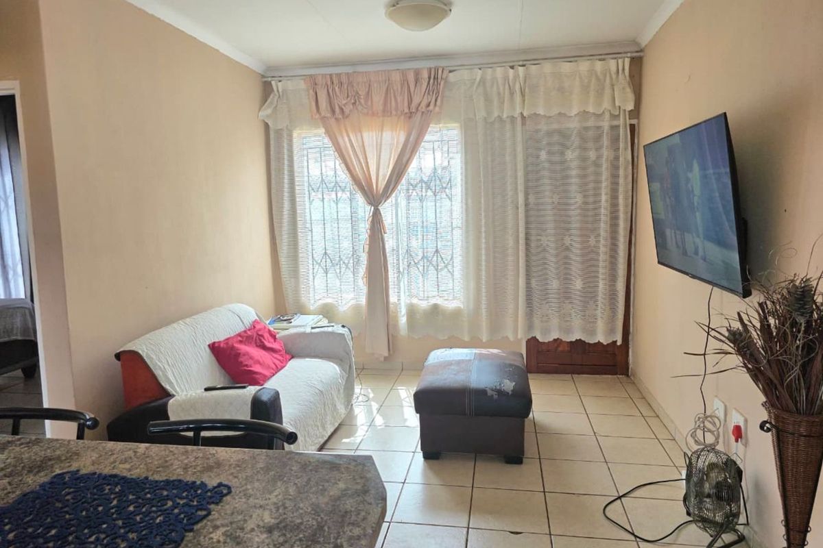House For Sale in The Orchards - Photo 3