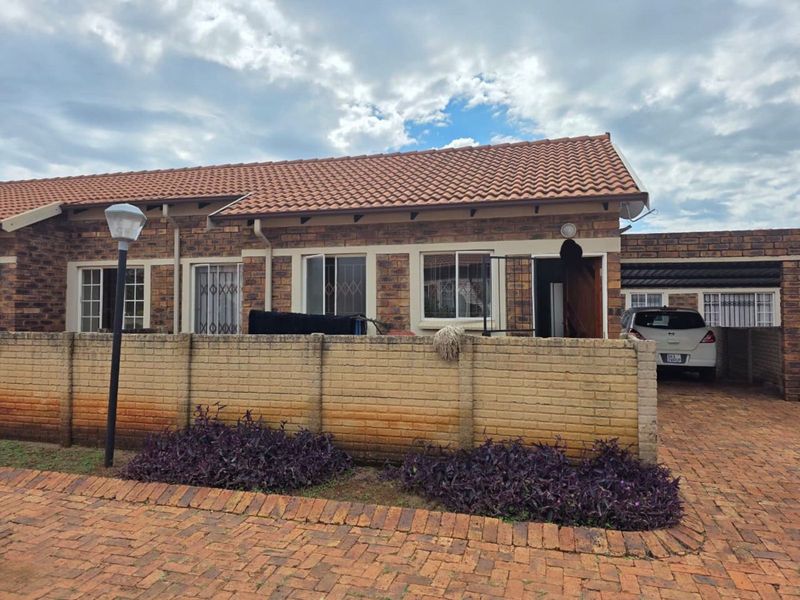 House For Sale in The Orchards - Photo 1
