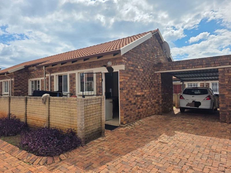 House For Sale in The Orchards - Photo 2