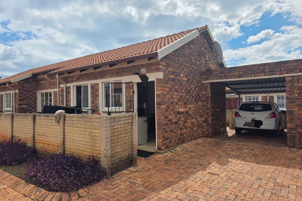 House For Sale in The Orchards - Photo 2