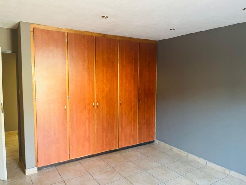 Townhouse To Rent in Aloe Ridge - Photo 4
