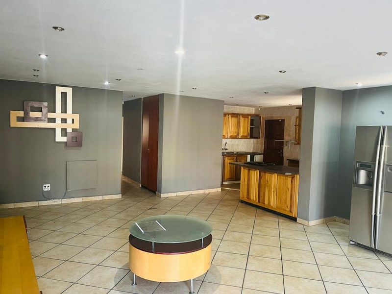 Townhouse To Rent in Aloe Ridge - Photo 2