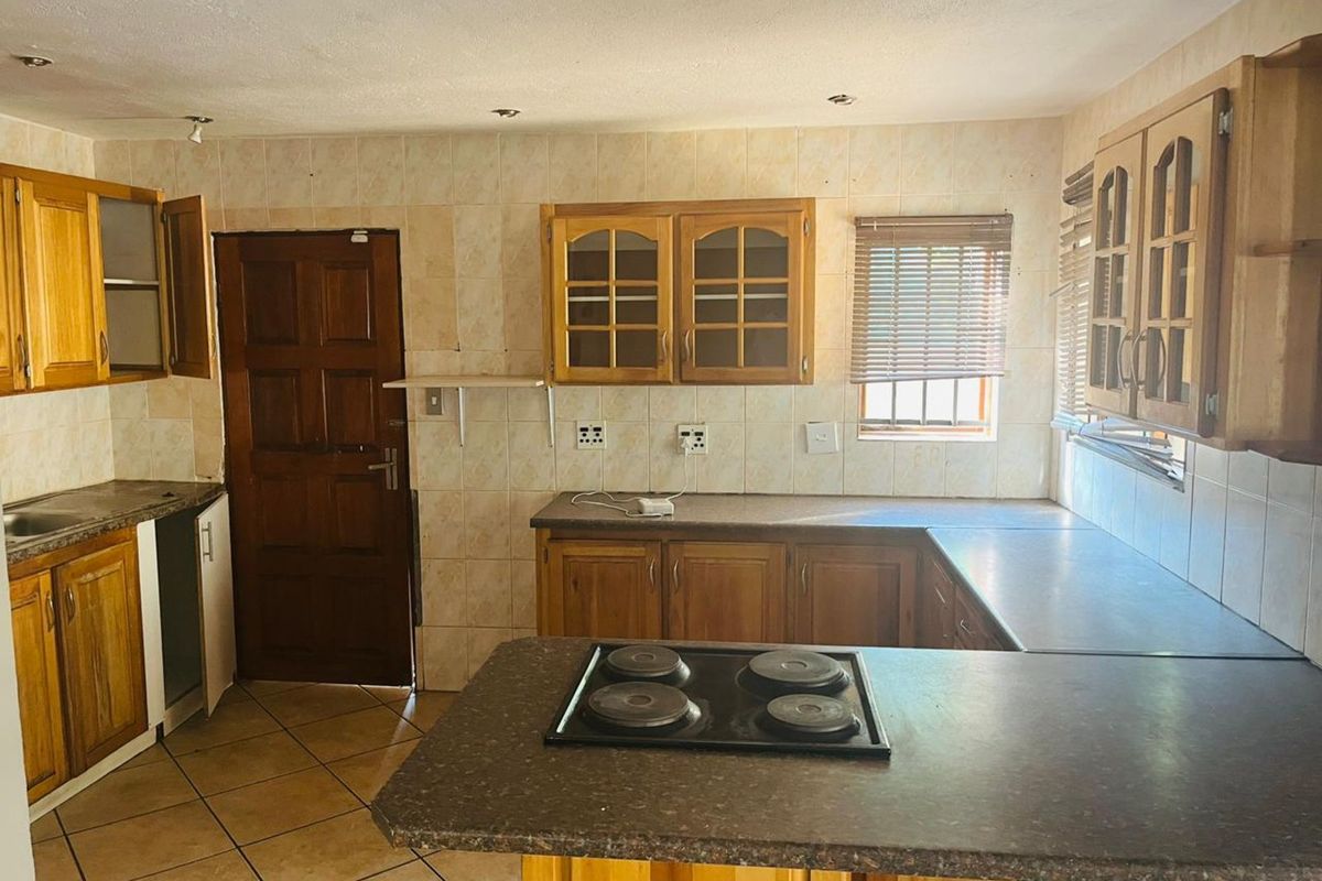 Townhouse To Rent in Aloe Ridge - Photo 3