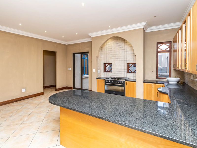 House To Rent in North Riding - Photo 9