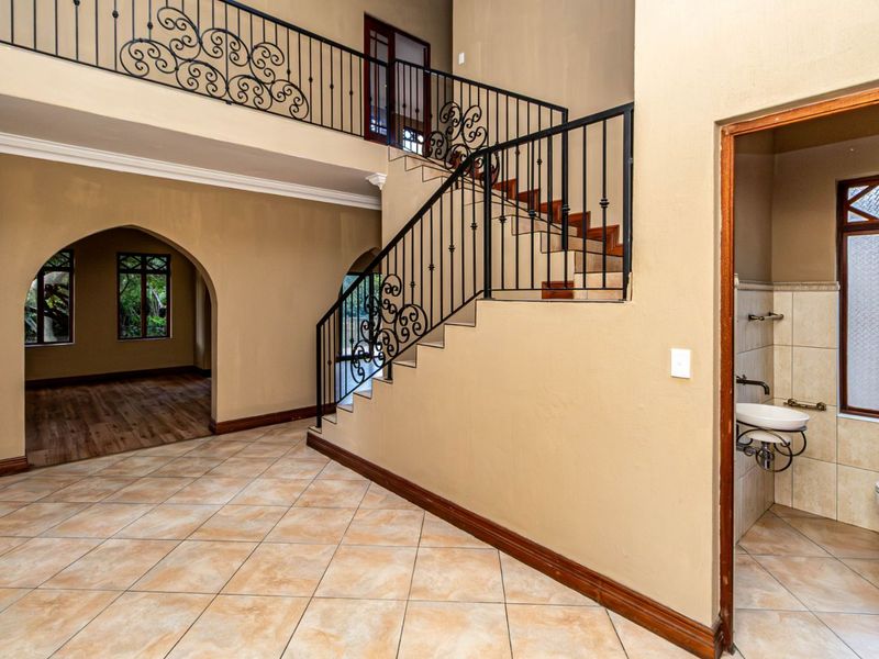 House To Rent in North Riding - Photo 3