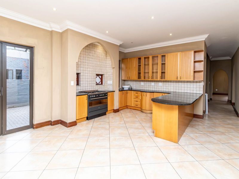 House To Rent in North Riding - Photo 10