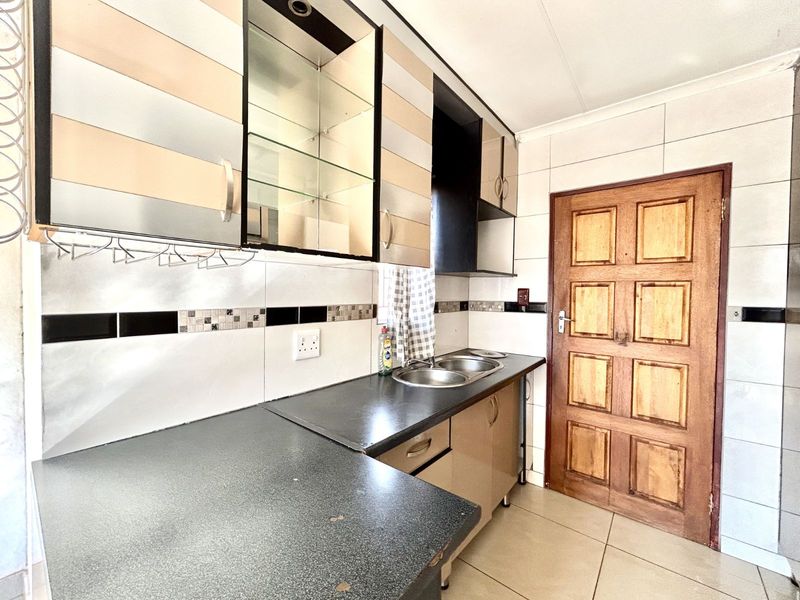 House For Sale in Mahube Valley - Photo 6