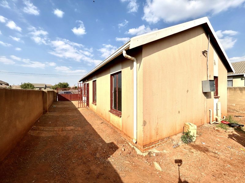 House For Sale in Mahube Valley - Photo 3