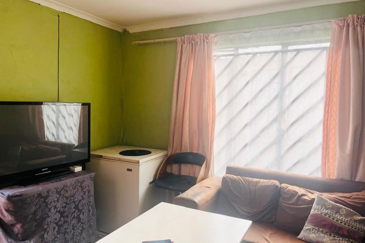 House For Sale in Embalenhle - Photo 4