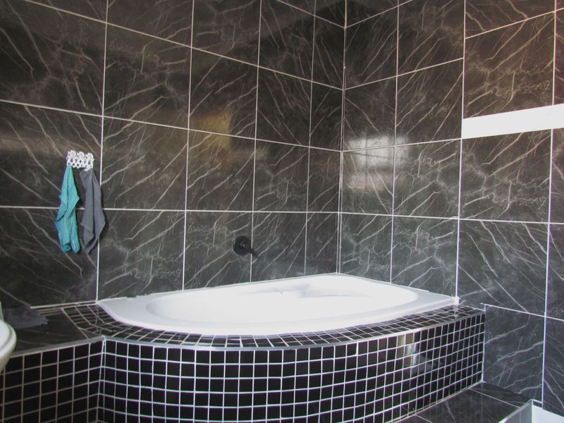 House For Sale in Bluewater Bay - Photo 8