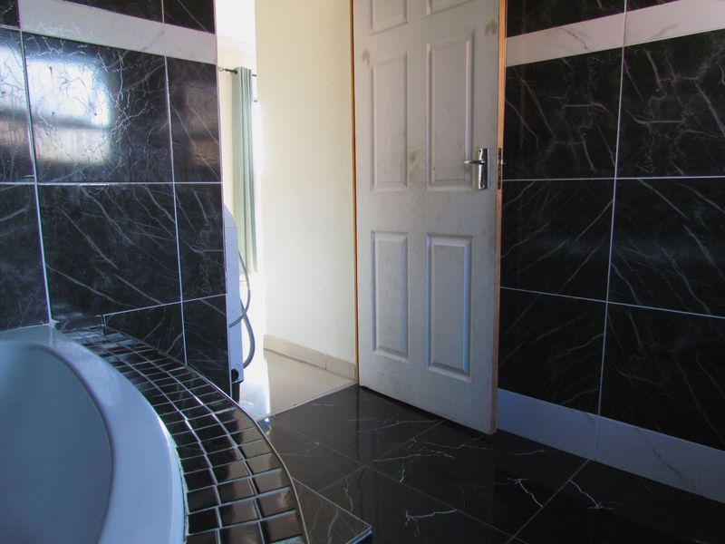 House For Sale in Bluewater Bay - Photo 6