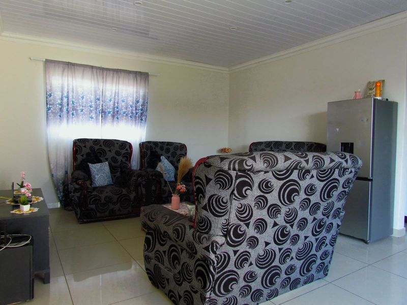 House For Sale in Bluewater Bay - Photo 2