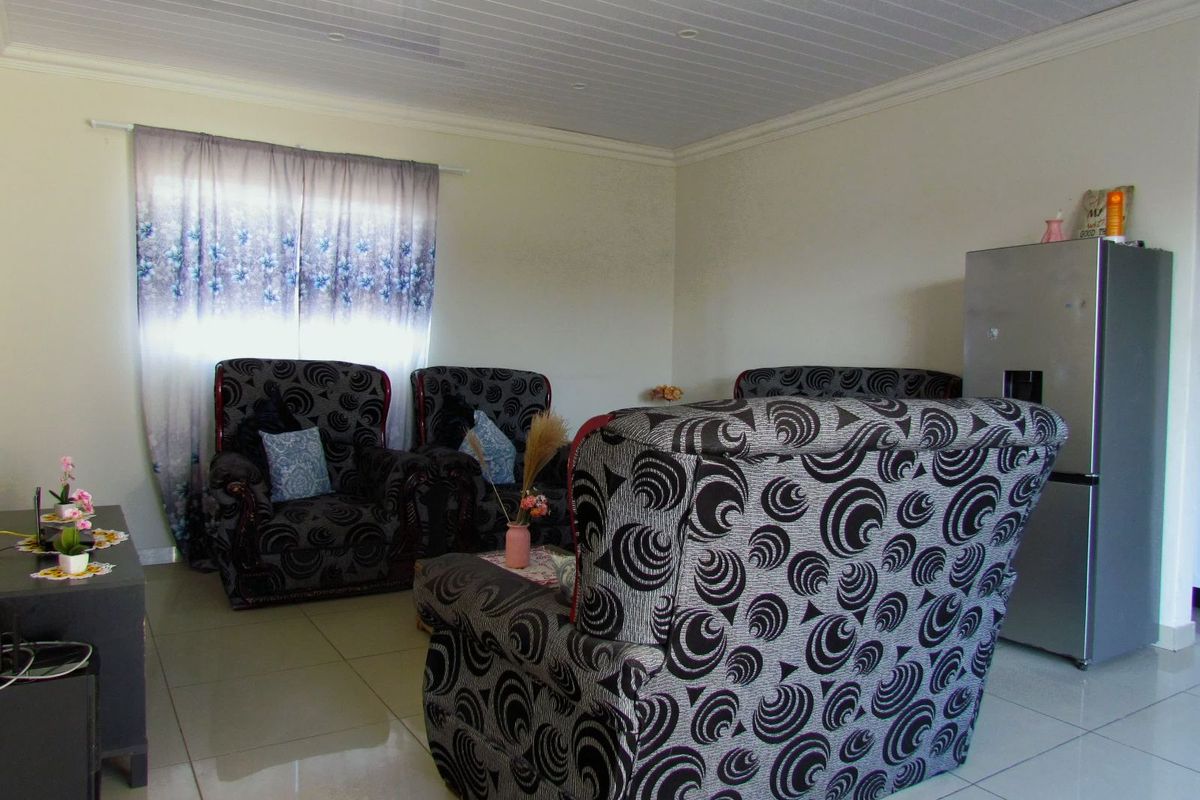 House For Sale in Bluewater Bay - Photo 2