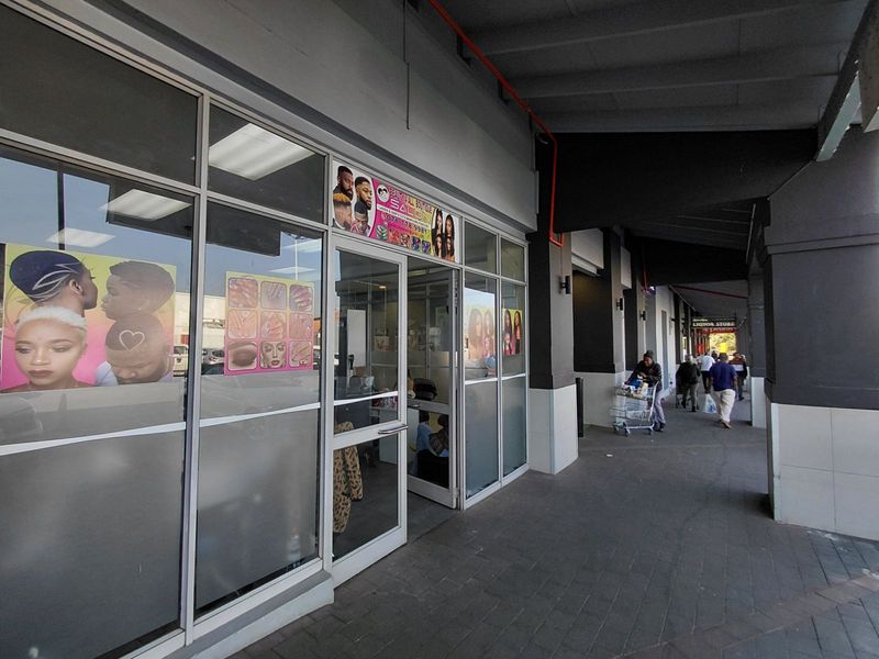 Retail To Rent in Die Wilgers - Photo 4