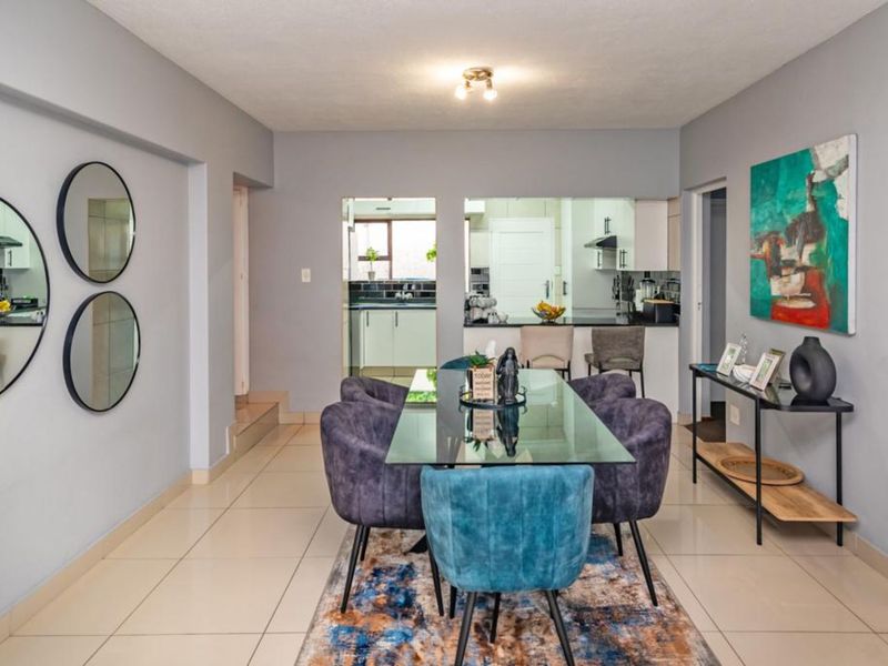 House For Sale in Douglasdale - Photo 7