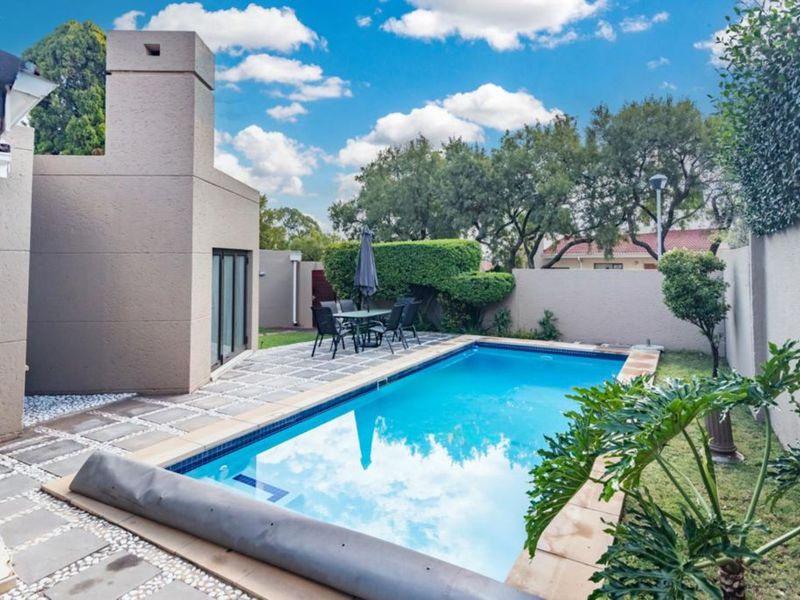 House For Sale in Douglasdale - Photo 4