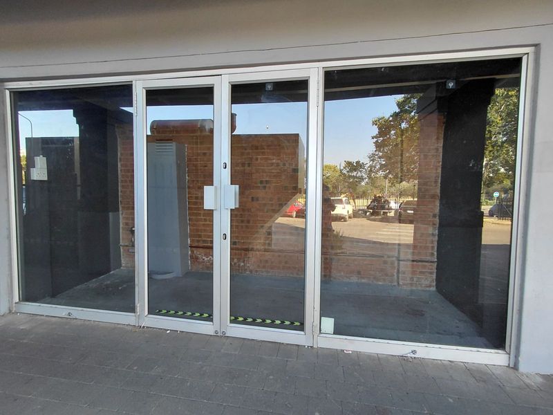 Retail To Rent in Die Wilgers - Photo 2