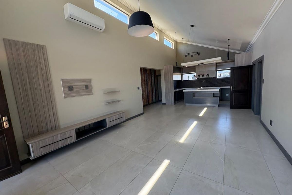 Apartment For Sale in El Toro Park - Photo 2