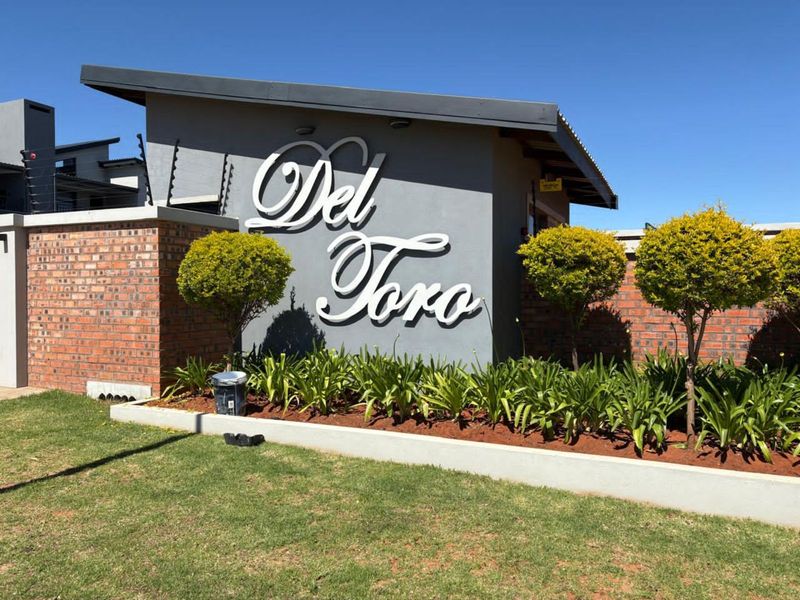 Apartment For Sale in El Toro Park - Photo 1