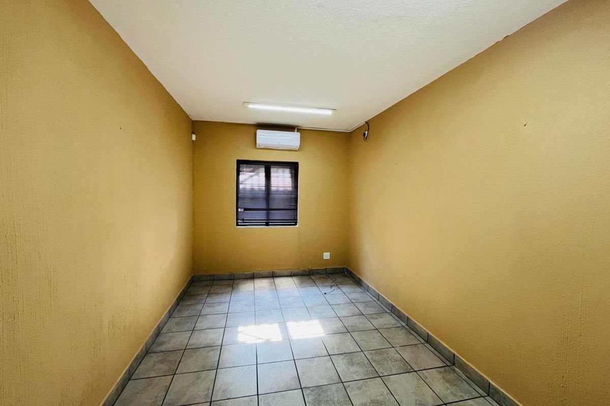 Business To Rent in Aloe Ridge - Photo 2