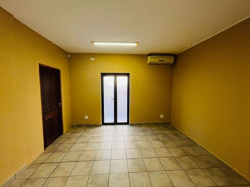 Business To Rent in Aloe Ridge - Photo 3
