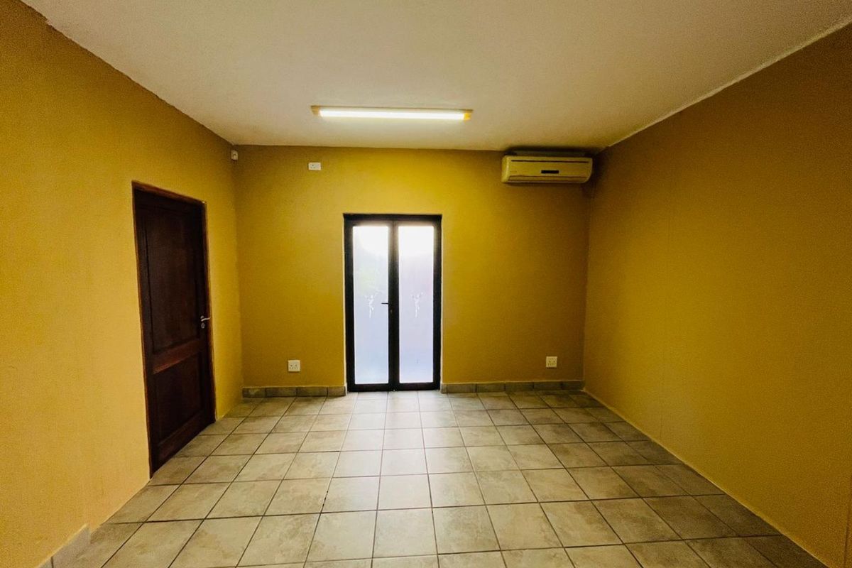 Business To Rent in Aloe Ridge - Photo 3