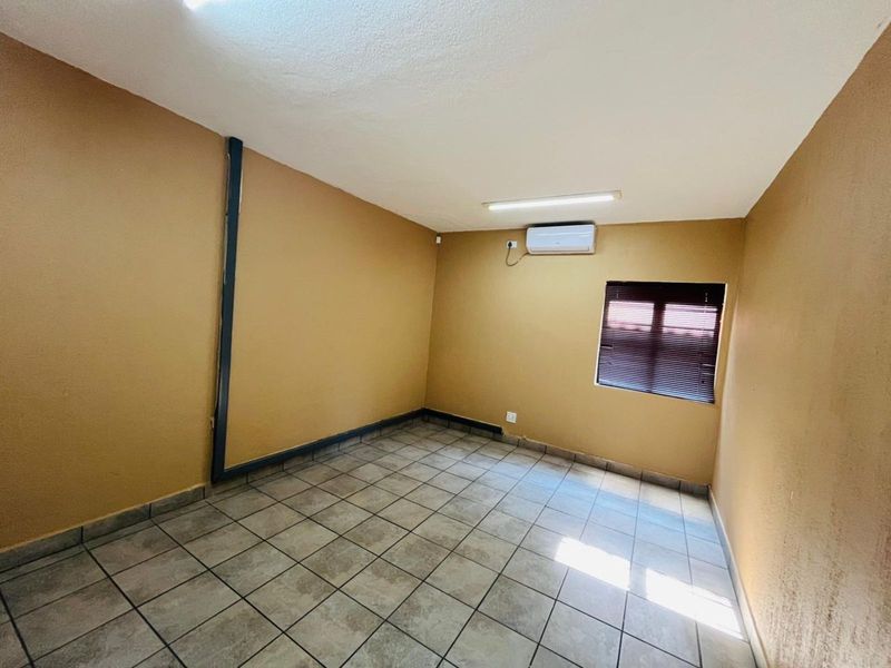 Business To Rent in Aloe Ridge - Photo 5