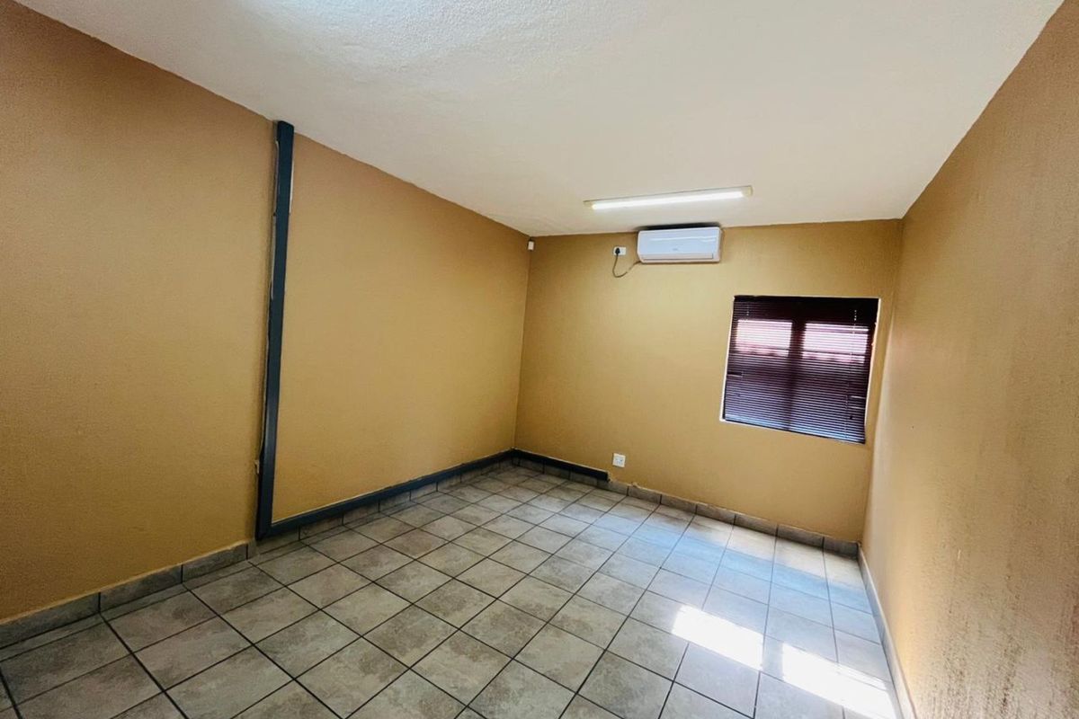 Business To Rent in Aloe Ridge - Photo 5