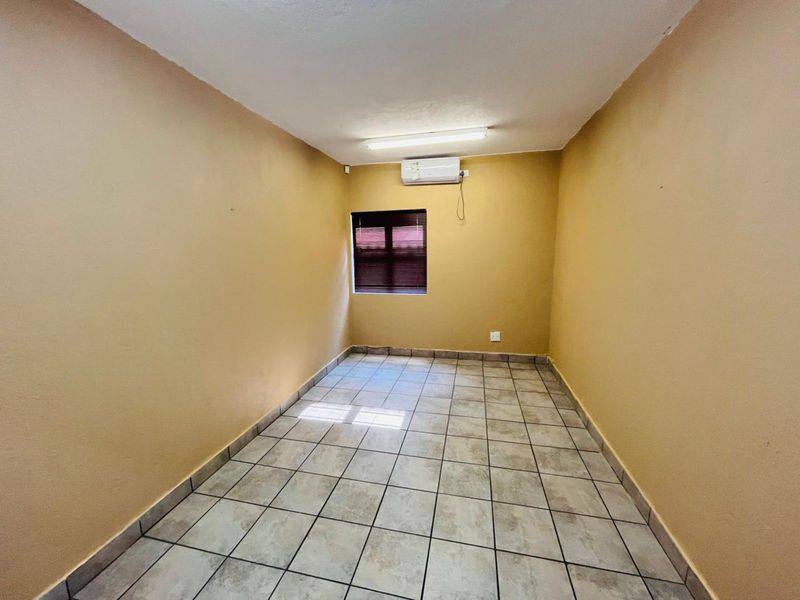 Business To Rent in Aloe Ridge - Photo 4