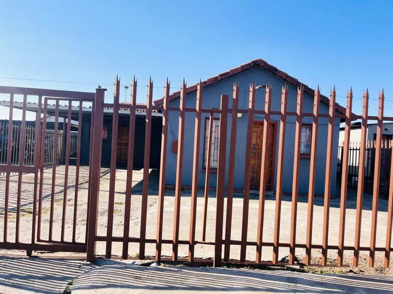 House For Sale in Embalenhle - Photo 1