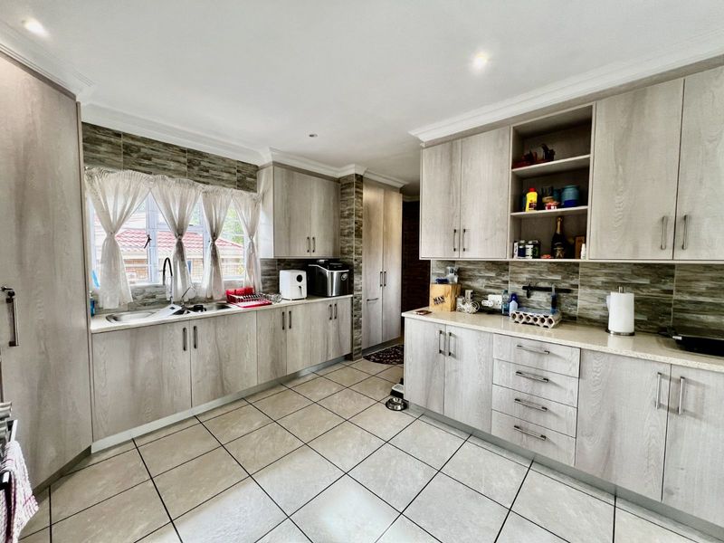 House For Sale in Dolphin Creek Golf Estate - Photo 7