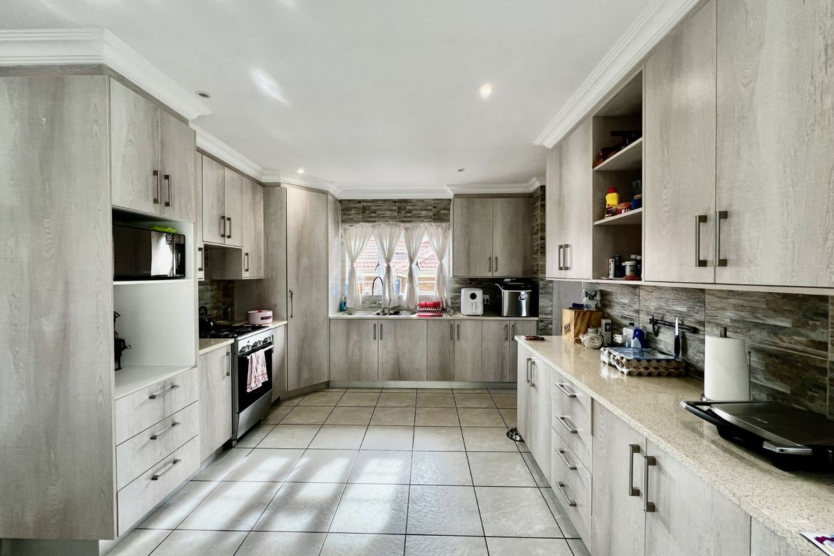 House For Sale in Dolphin Creek Golf Estate - Photo 5