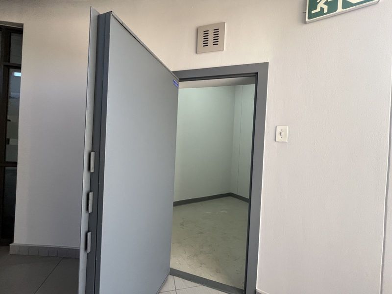 Office To Rent in Waterfall - Photo 8